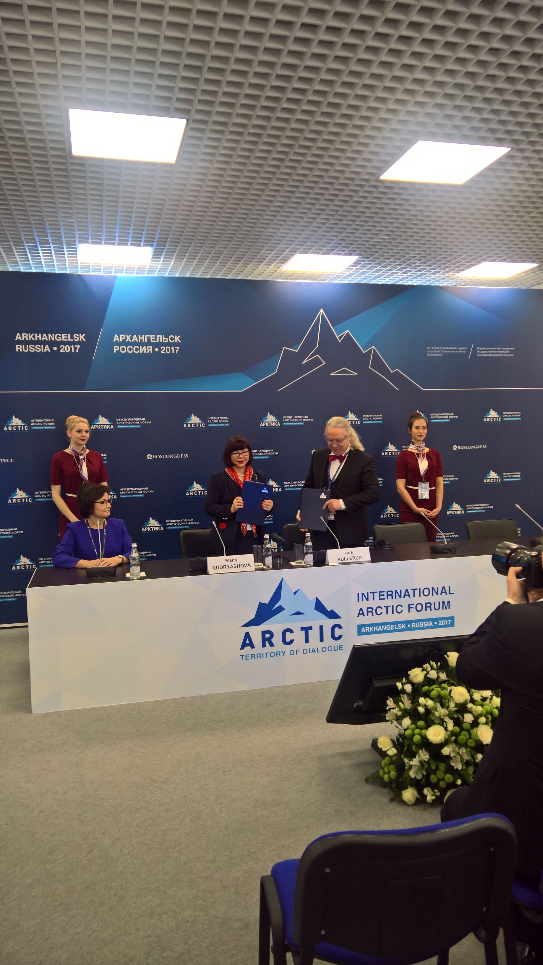 UArctic_NAREC_MoUSigning_Arkhangelsk_300317.jpg (1)