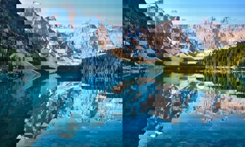 Published on August 25, 2017
Free to use under the Unsplash License